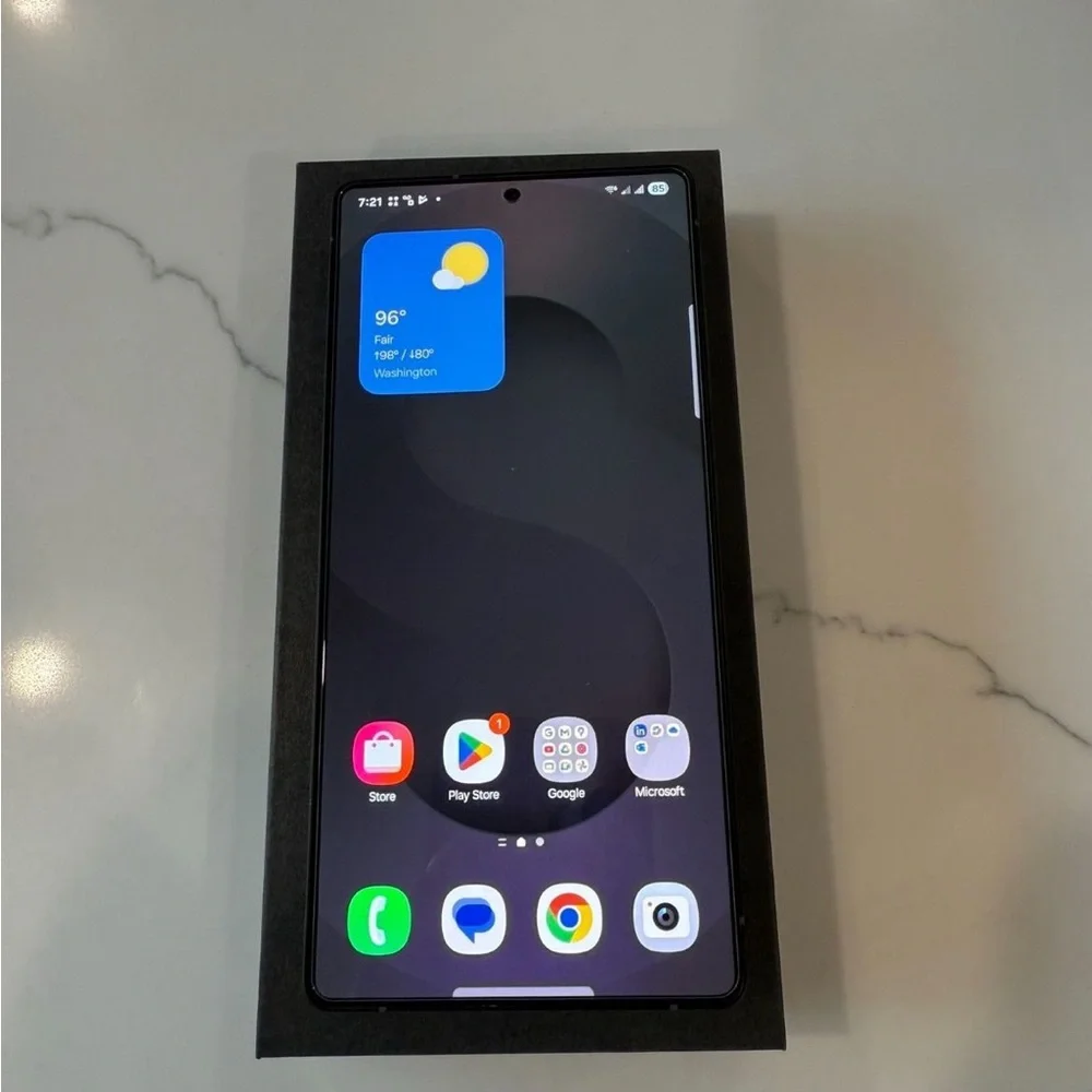 Samsung Galaxy Smartphone - Charcoal Gray